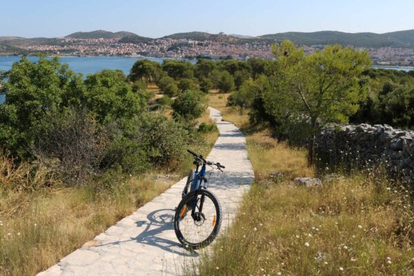 Alquiler de bicicletas en Šibenik – Explora la ciudad a tu ritmo